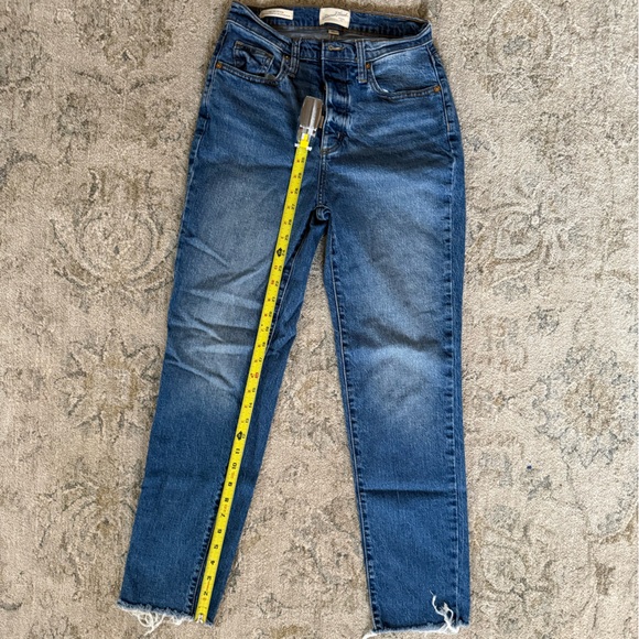 Universal Thread High Rise Blue Jeans - Picture 4 of 4